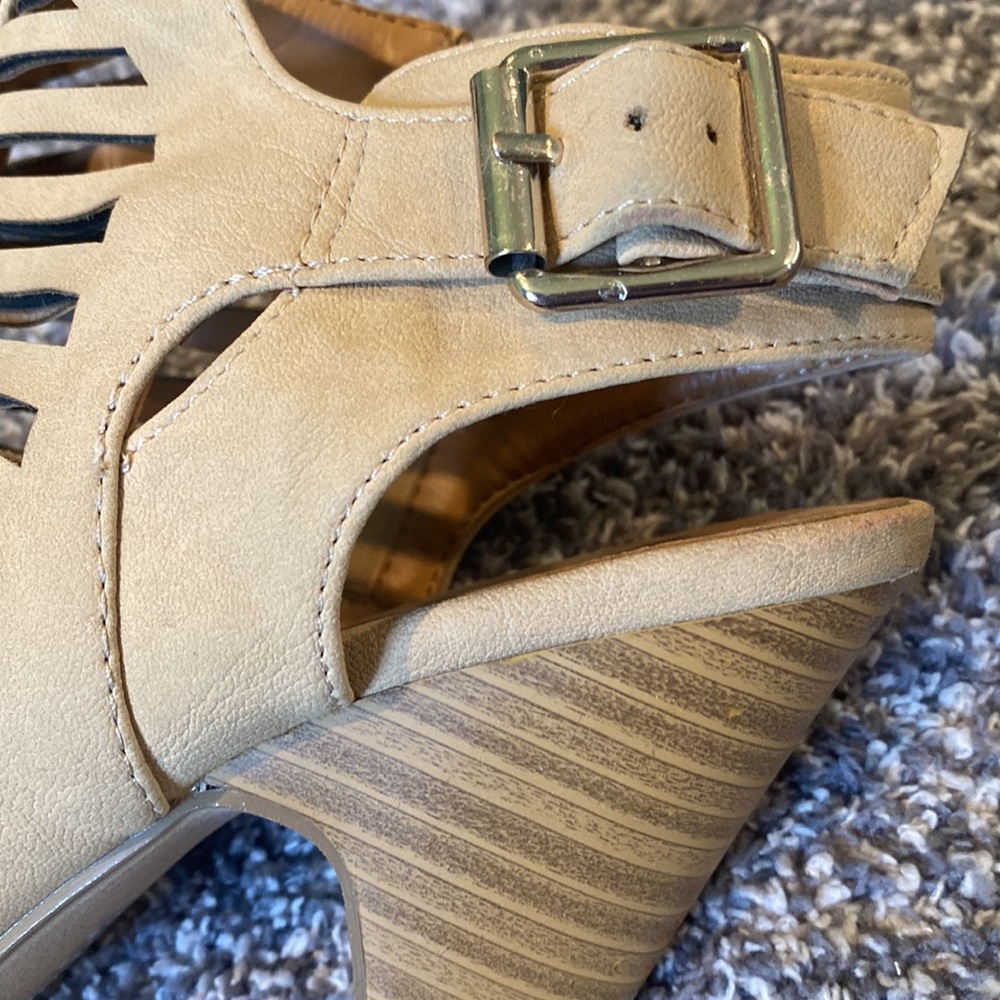 Suede taupe heels - Picture 4 of 6